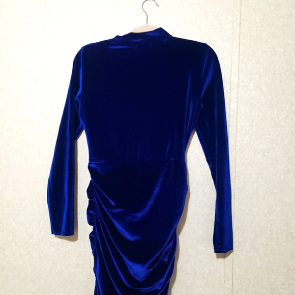 NEW...BOOHOO....Elegant Blue Velvet Dress..SIZE:12 - Picture 9 of 13